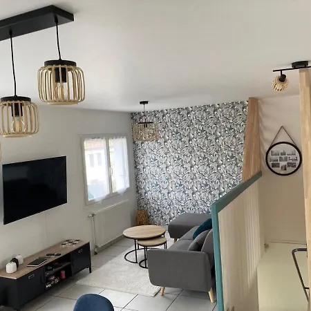 Maison Cosy Futuroscope * جوانيه - كلان